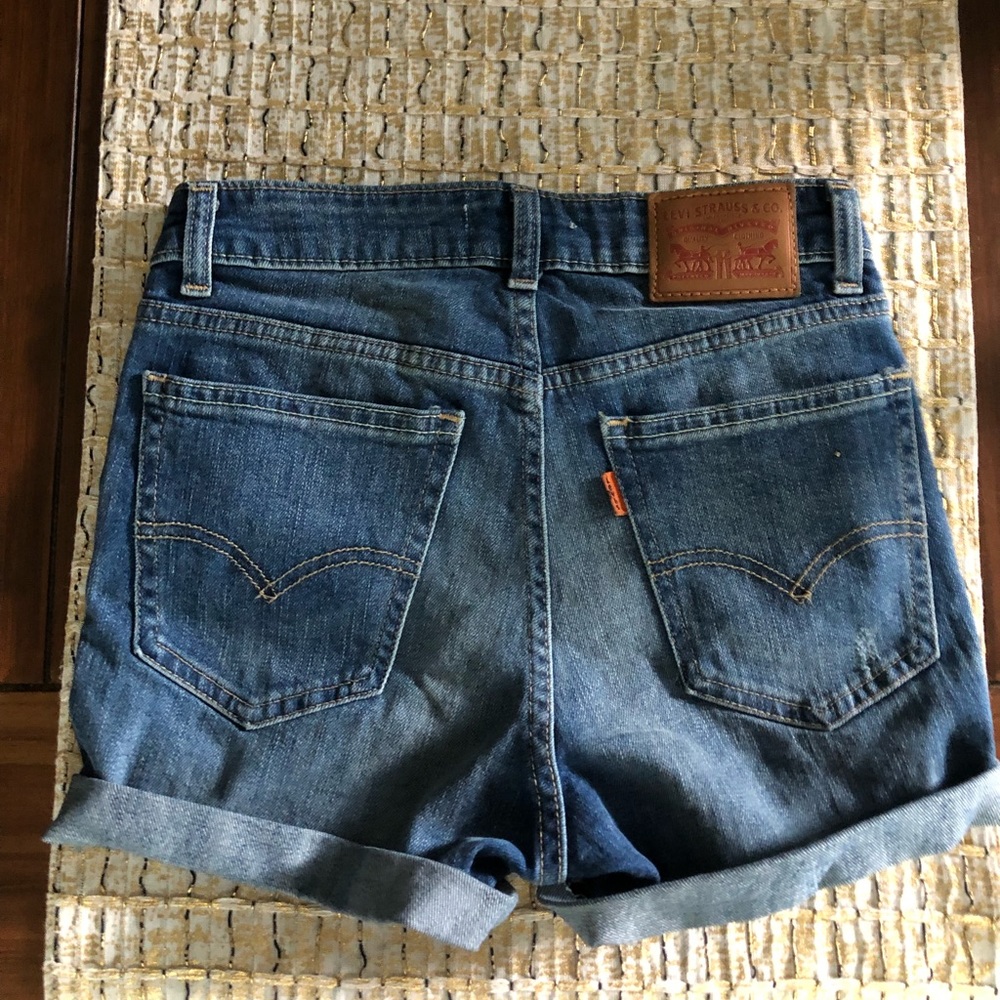 Antique Medium Wash NEW Levi Shorts